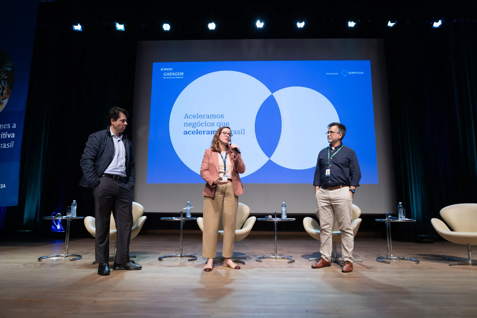 Painel sobre escala, dados e inteligência artificial no DemoDay